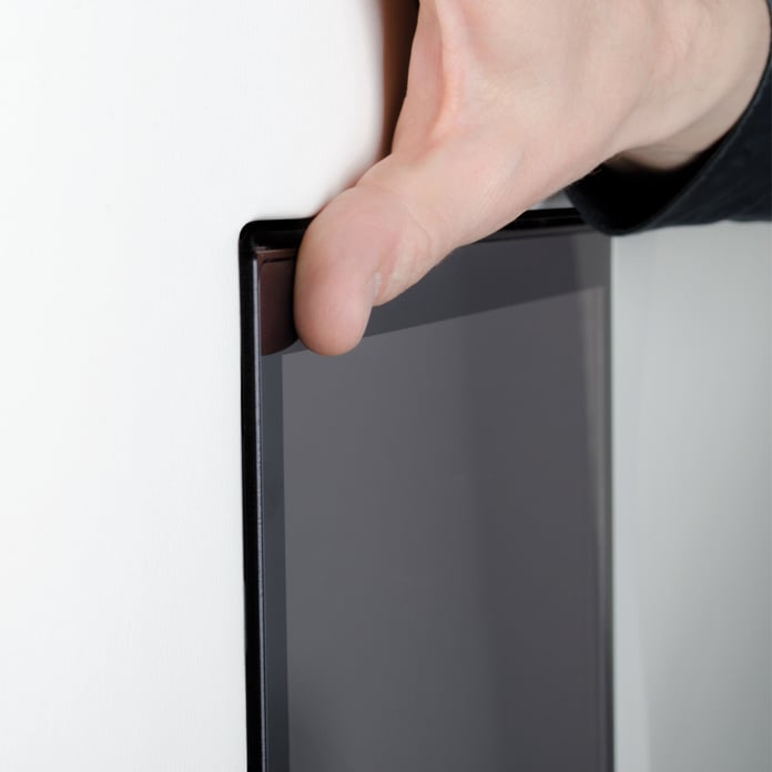 Flush touch panel for building automation